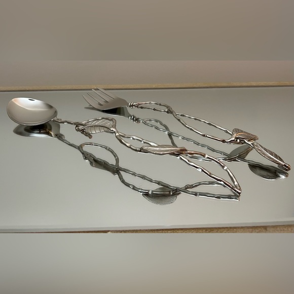 NWOT Set of 2 Silver Salad Serves, Dinnerware, Kitchen Servers, Leaves Design. - Picture 2 of 7